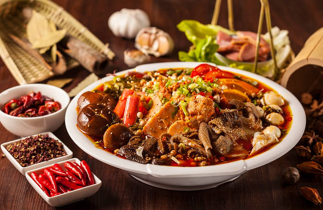 成都干拌冒菜：口感麻辣，回味無(wú)窮