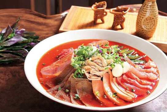 帽牌貨冒菜，香飄四溢，口感獨(dú)特