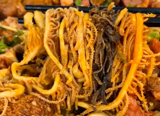 麻辣燙和冒菜有什么不同？快來看看這兩個的區(qū)別