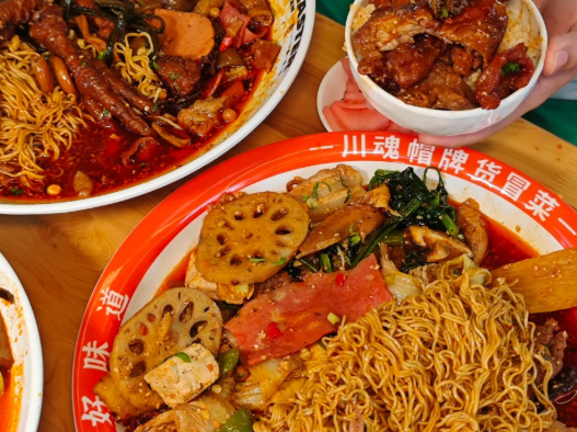 冒菜店沒(méi)人氣？帽牌貨教你幾招，顧客坐滿(mǎn)店